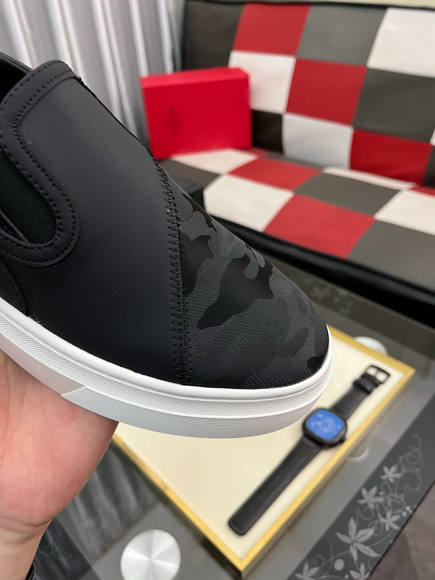 Men's shoes 💰420⌚️⌚️ VALENTINO Valentino's 2024 SS spring and summer new hot casual sports shoes, imported elastic fabric upper ➕The heel is Warren's exclusive rivet shape. The whole is very representative, the combination outsole is really easy to wear and very comfortable on the foot~, classic, comfortable and versatile! Size: 38-443️⃣Colors available